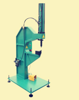 國產鉚接機多少錢一臺？